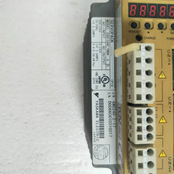 Yaskawa SGDH-04AE-Y904 SERVOPACK 400W Servo Drive